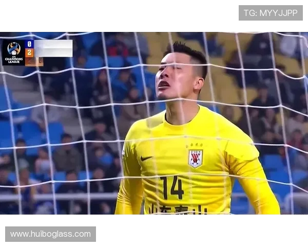 王大雷在赛场上的关键扑救展现中国门将坚韧意志与无畏精神